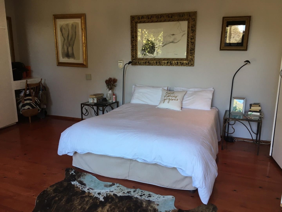To Let 4 Bedroom Property for Rent in Fresnaye Western Cape